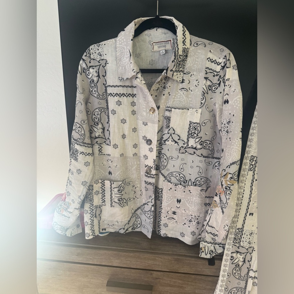 Johnny Was suit size xs, worn one time. 100% linen.